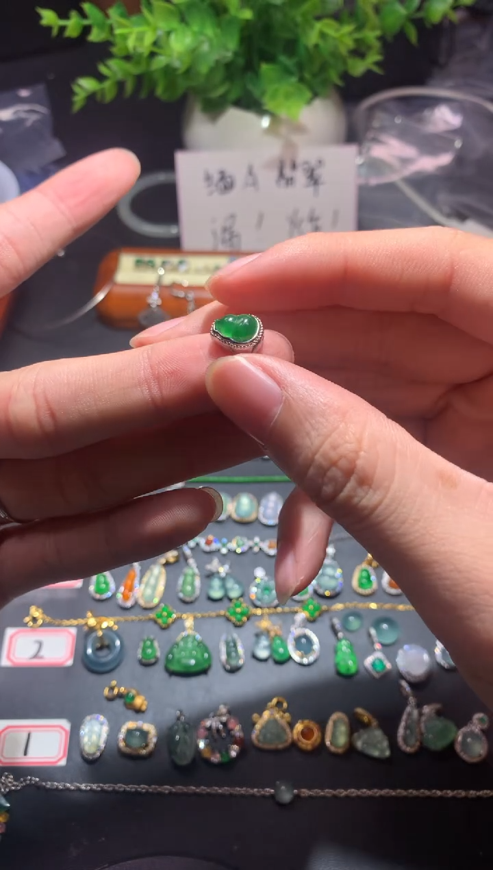 颈饰银S925镶嵌翡翠1