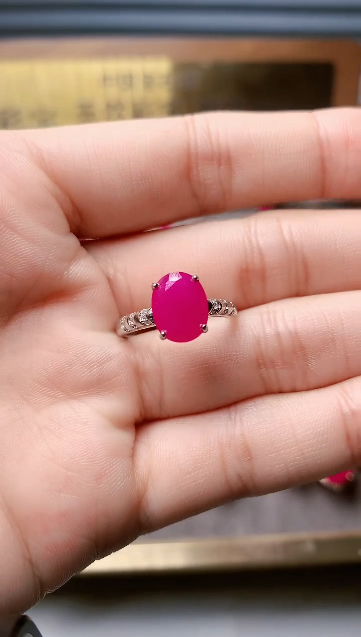 【闪购商品】红宝石戒指银S925镶嵌........