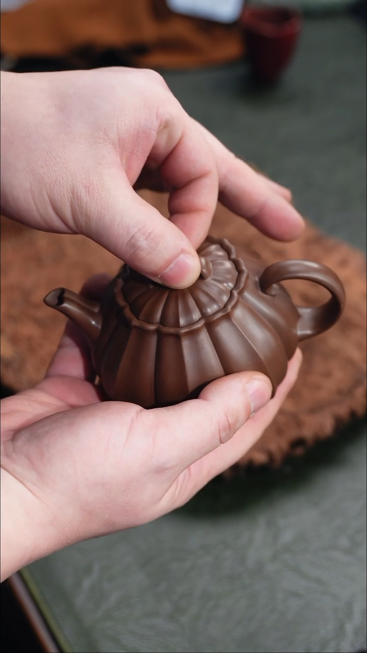 茶壶紫砂29 合蕾,JYM,紫泥