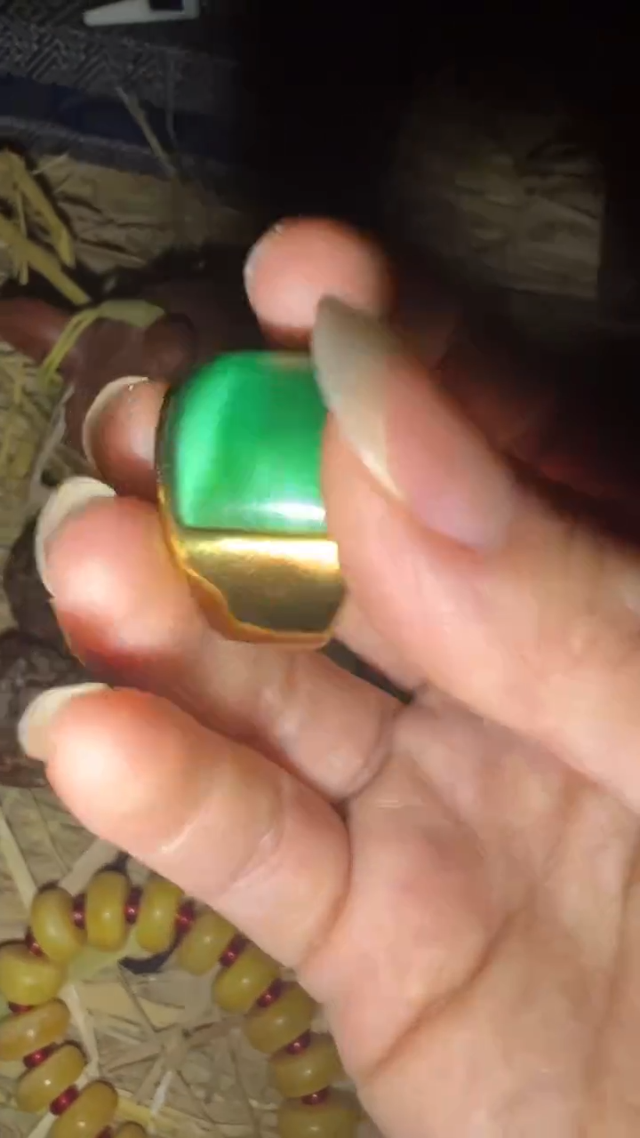 翡翠戒指18K金镶嵌闪购高端商品链接