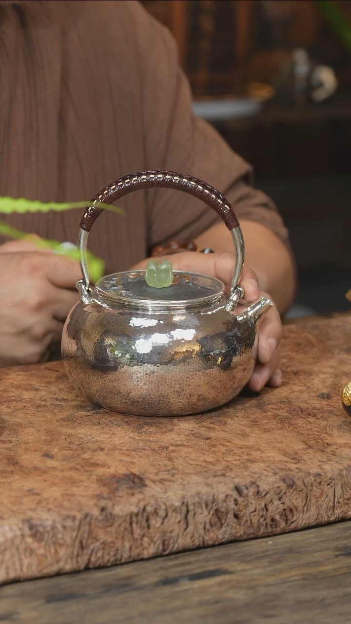匠心严选 荷花锤纹提梁壶