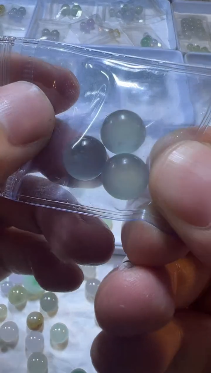 定制翡翠未镶嵌珠子