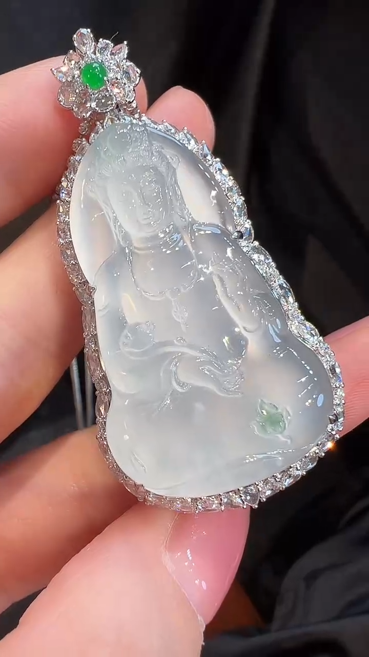 颈饰18K金镶嵌翡翠L2