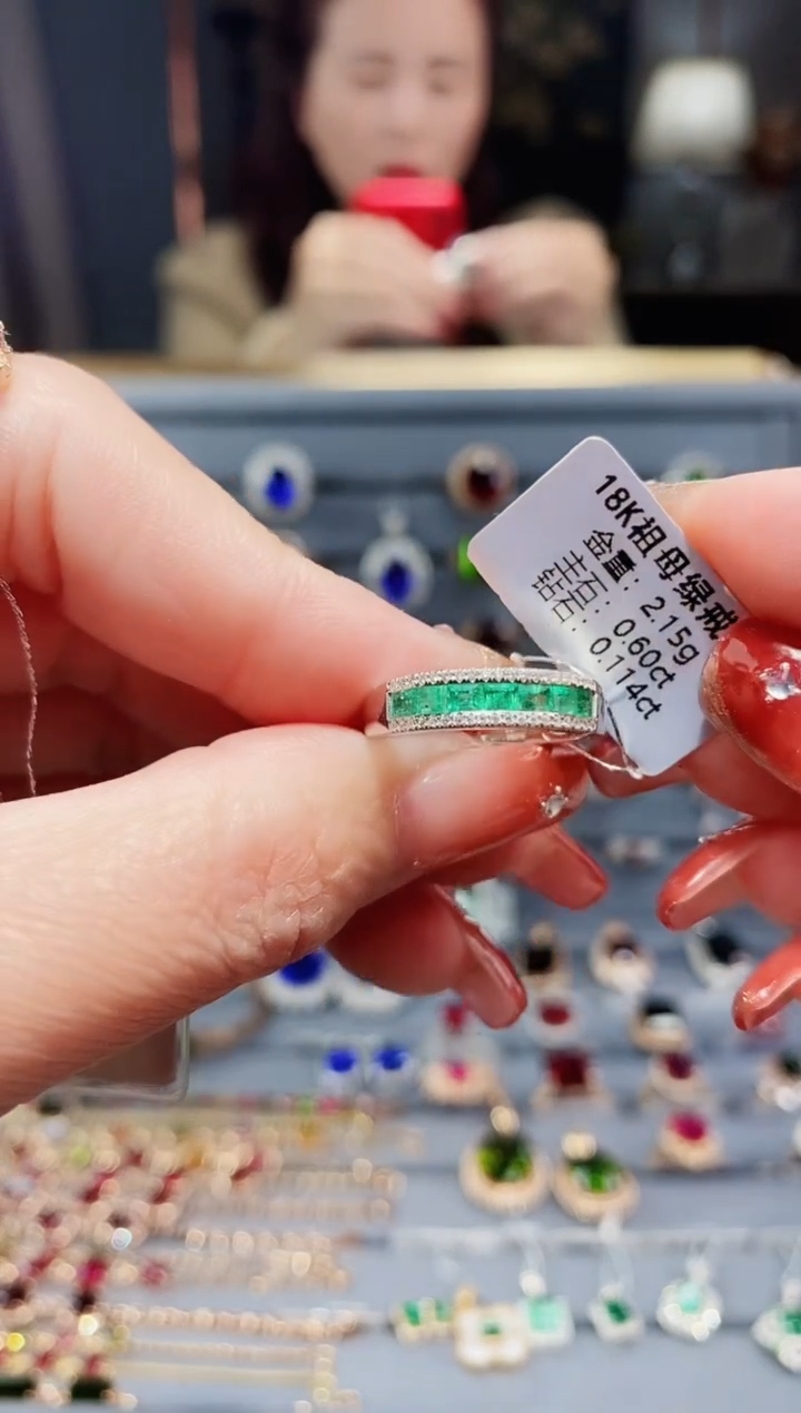 【闪购商品】祖母绿戒指18K金镶嵌0.60.