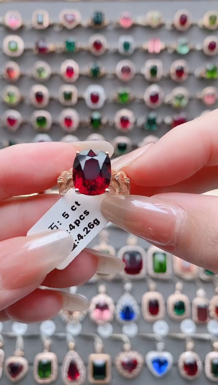 18K金镶嵌戒指碧玺5克拉