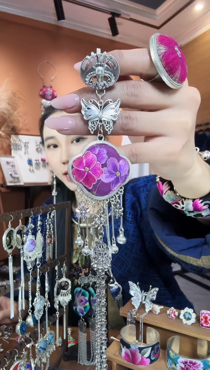 【闪购商品】刺绣纯手工压襟民族风