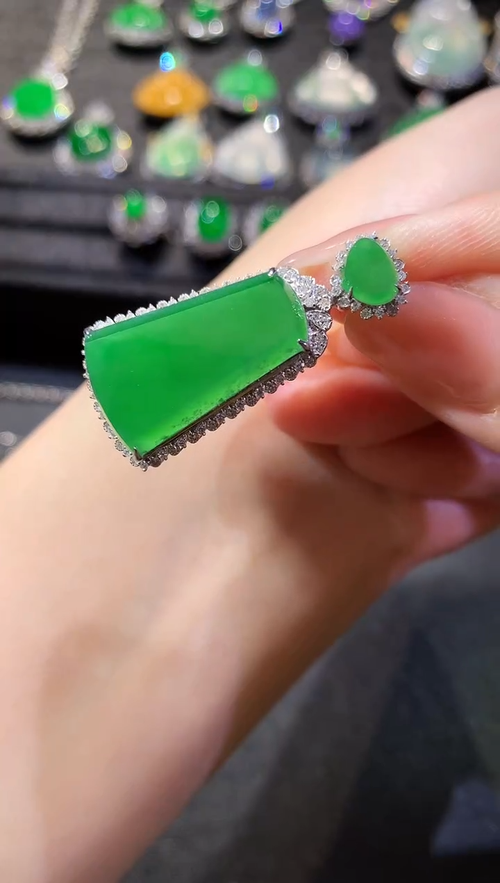 【闪购商品】翡翠吊坠(不含链)18K金镶嵌43-无事牌