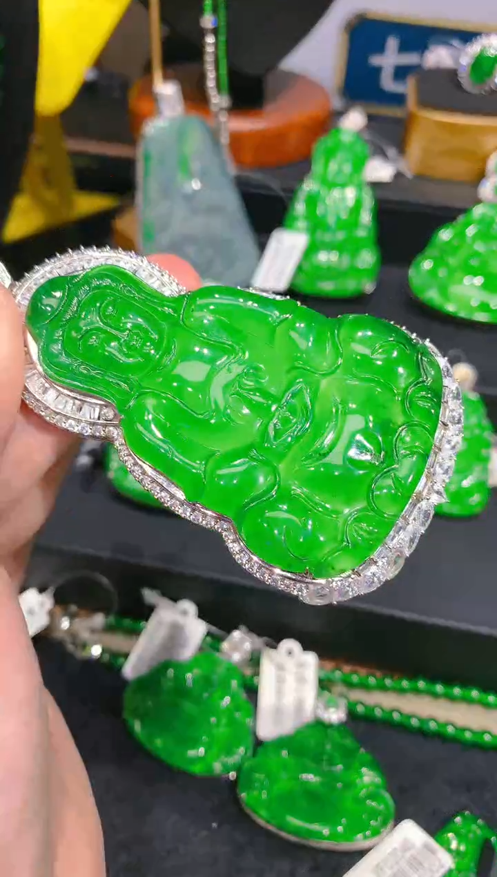 【闪购商品】翡翠颈饰未镶嵌56一季