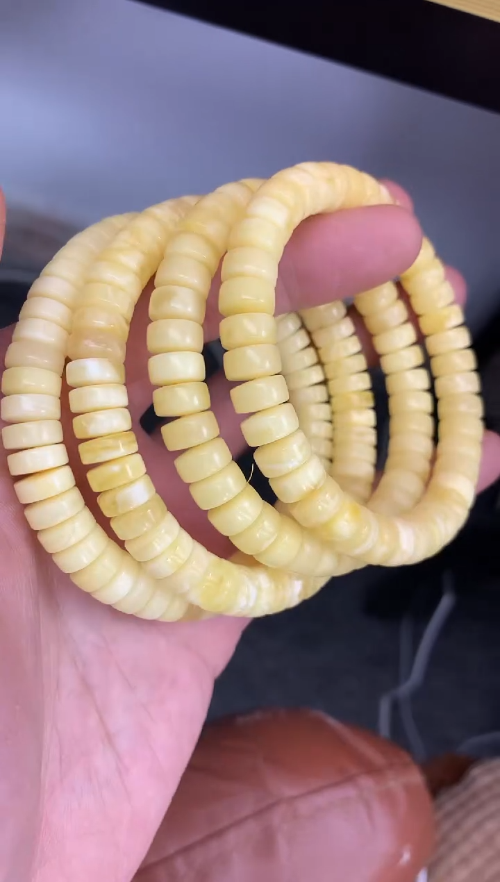 【闪购商品】琥珀裸石未镶嵌手串多样性发其一