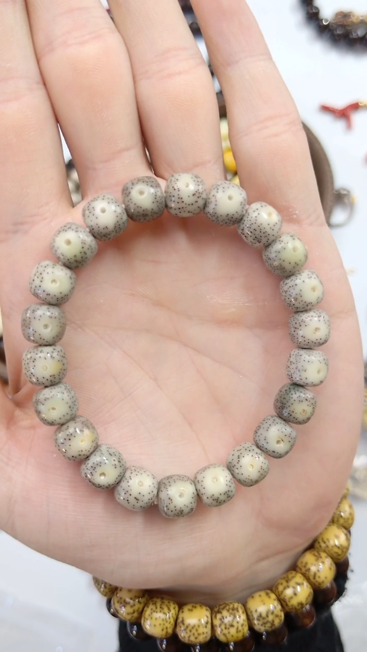 手串星月菩提风****f正月留白货头1.0*9