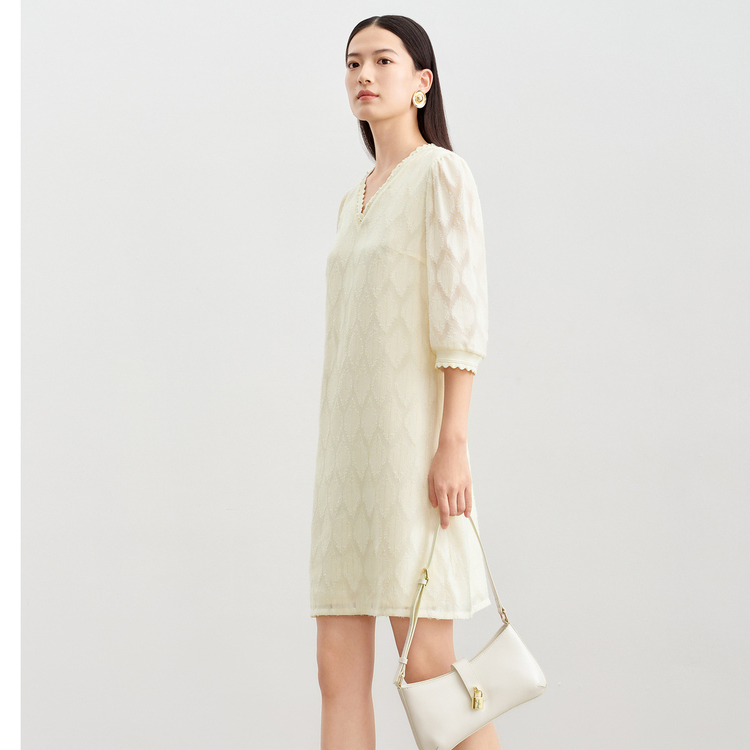 【籽言专属】玖姿安娜蔻JTEC50030轻熟风剪花V领七分袖宽松连衣裙女