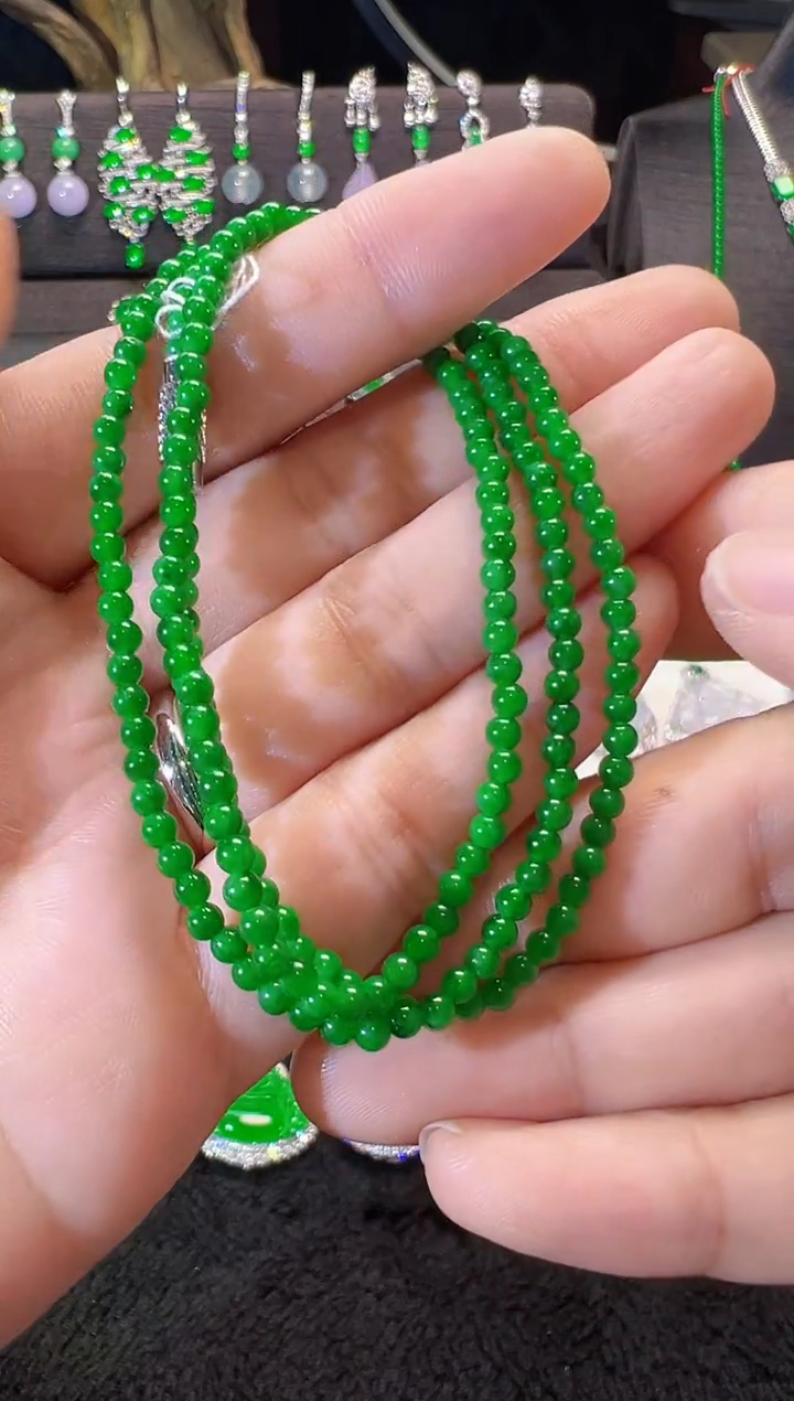 翡翠未镶嵌颈饰辣阳绿小米珠项链