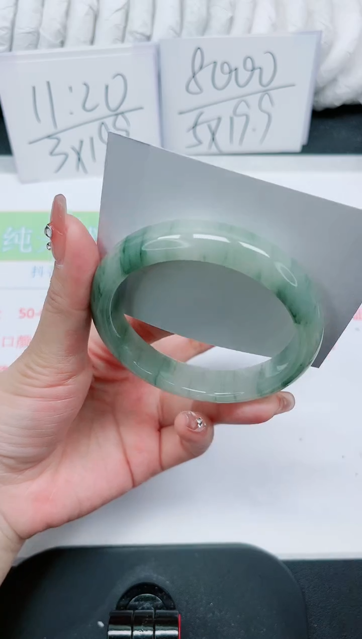 【闪购商品】石英质玉手镯未镶嵌103