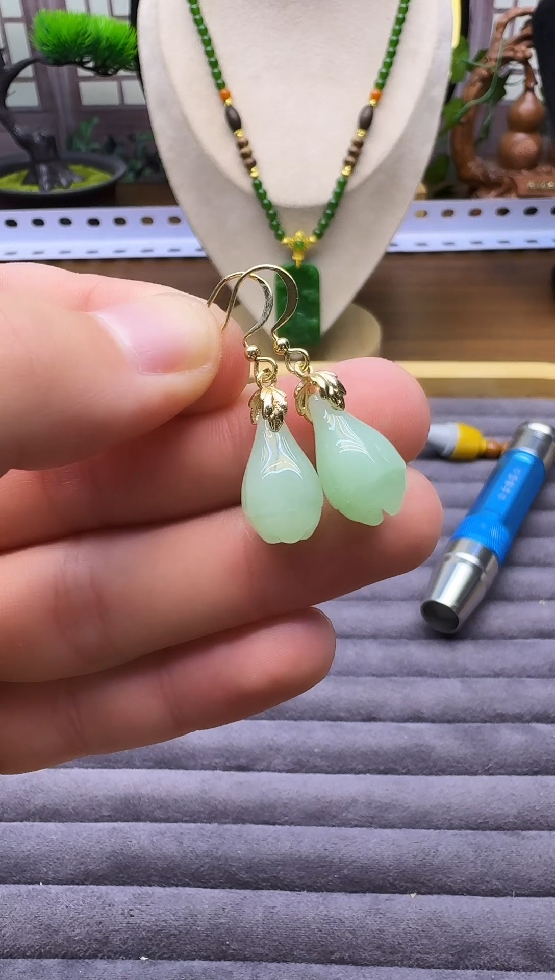 14K金镶嵌和田玉耳饰E102       