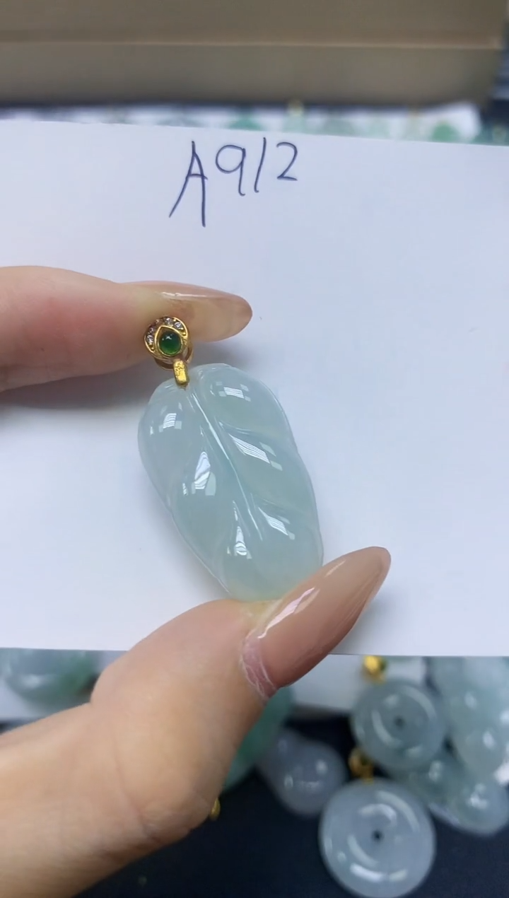 颈饰未镶嵌翡翠天然缅甸A货翡翠百元以上9元证书费自理