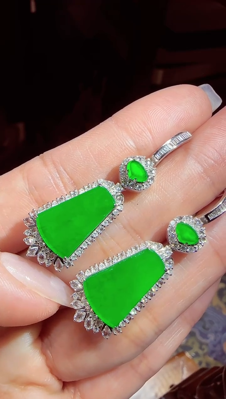 【闪购商品】翡翠耳饰18K金镶嵌无事牌