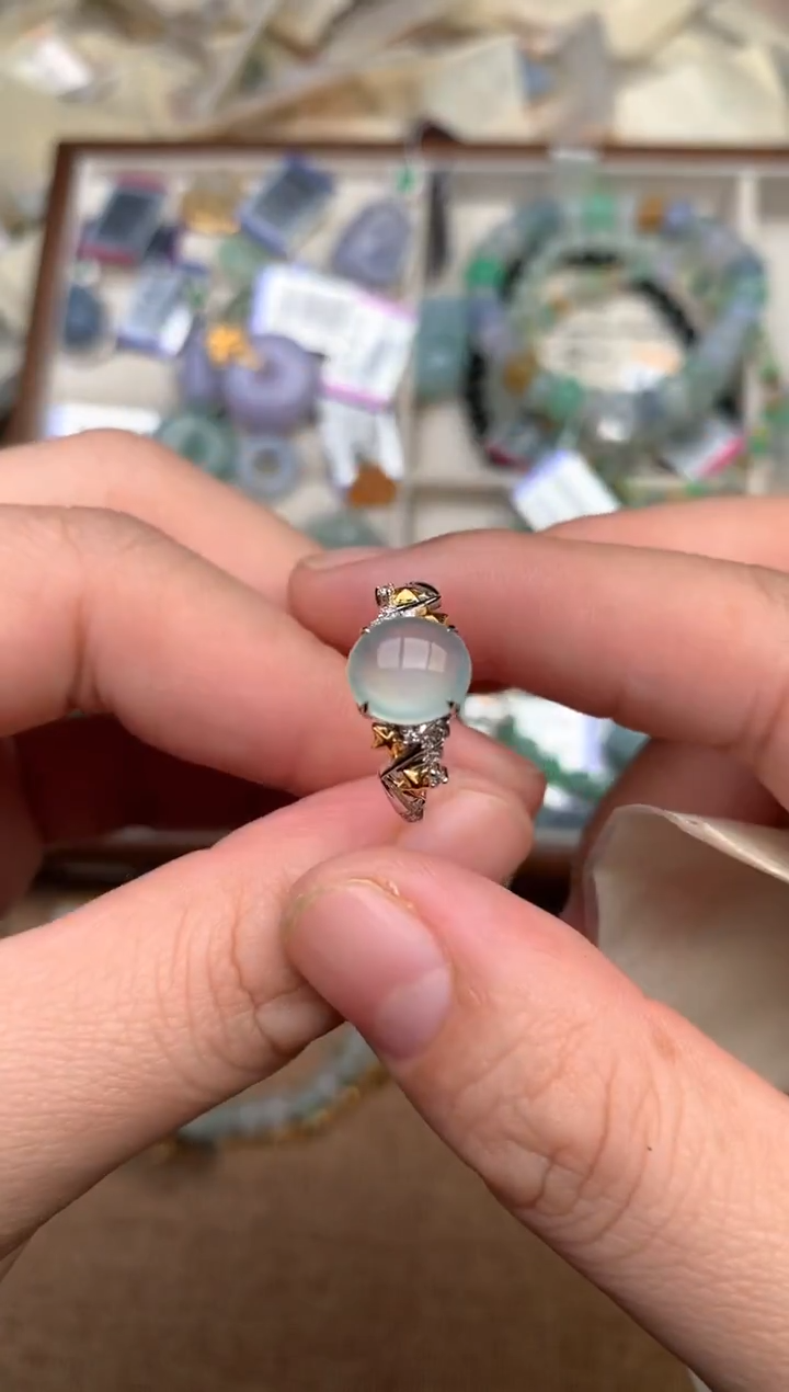 18K金镶嵌挂件翡翠一14圈