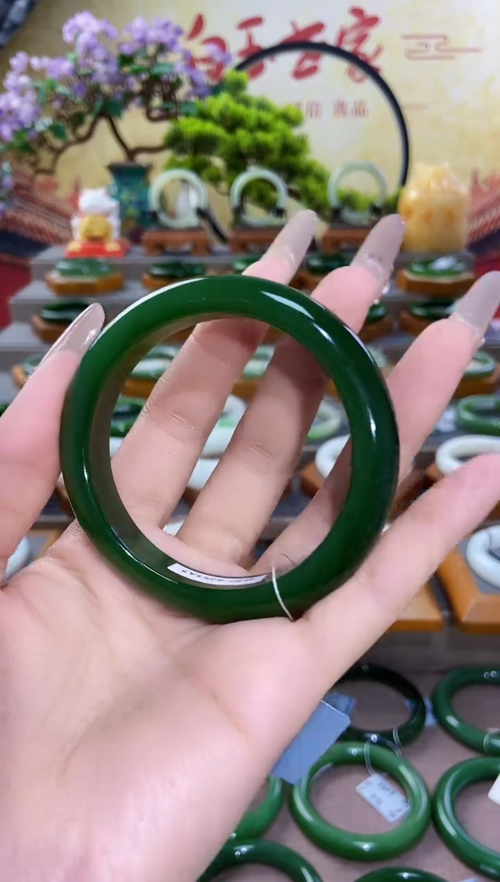 【闪购商品】和田玉手镯未镶嵌俄罗斯老坑碧玉手镯