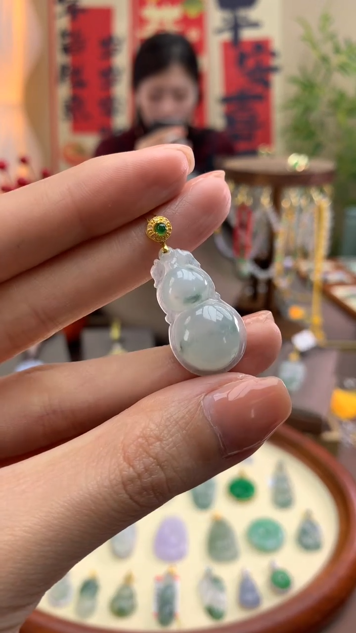 【闪购商品】翡翠颈饰18K金镶嵌葫芦