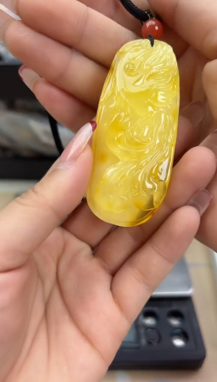 【闪购商品】琥珀裸石未镶嵌蜜蜡吊坠