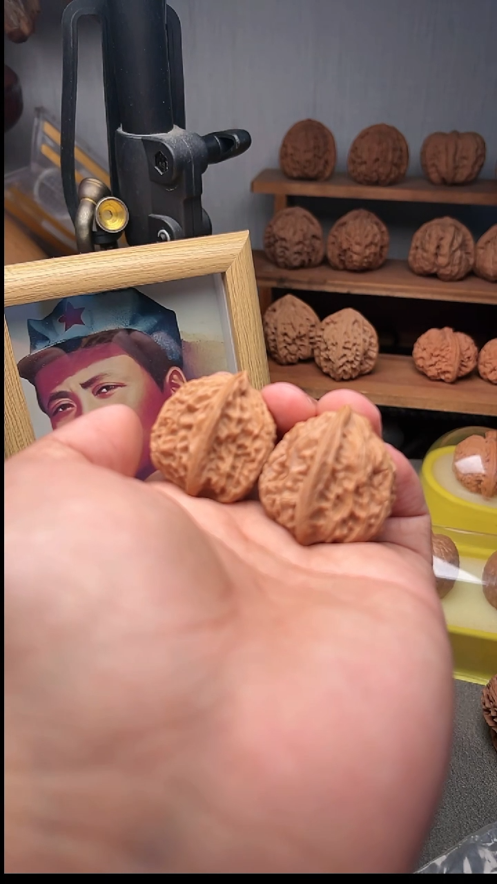 吊坠文玩核桃鸩鸡梦幻皮质顶级油蜡皮33