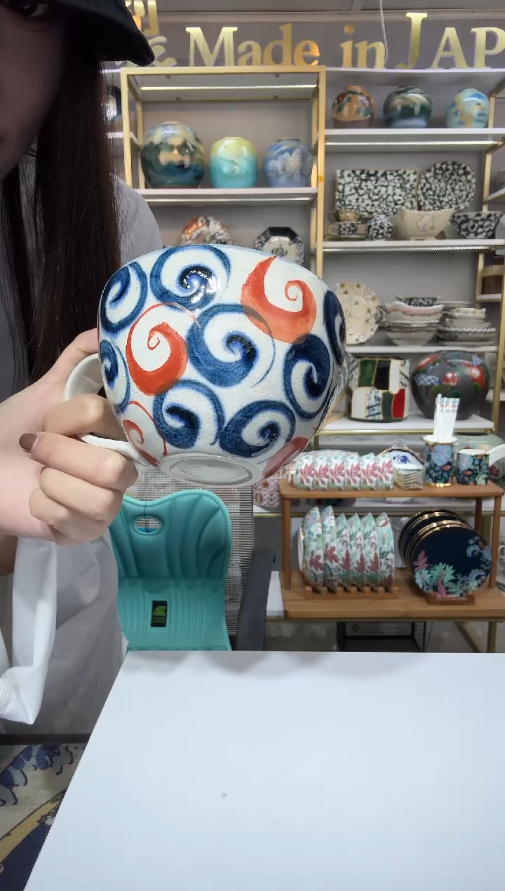 陶瓷宗山窑高款早餐杯-赤绘旋涡一只