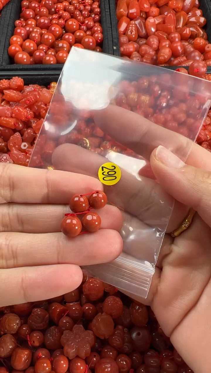 【闪购商品】南红玛瑙颈饰未镶嵌1