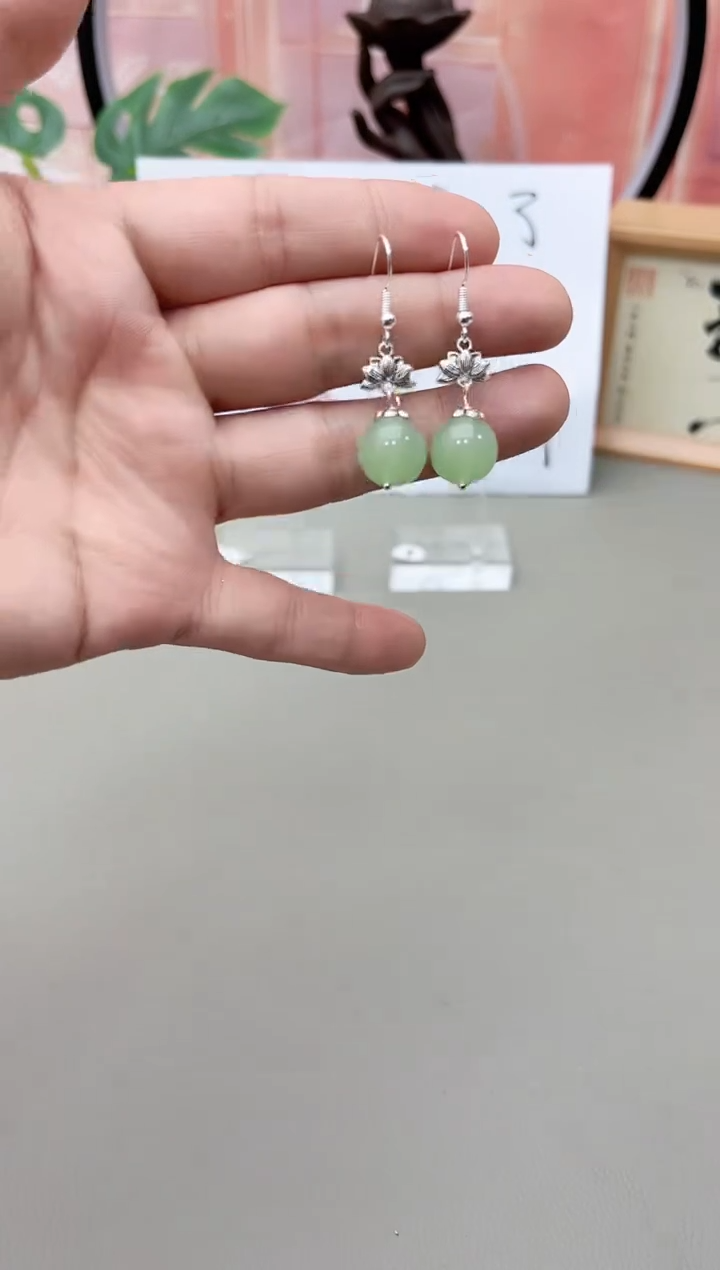 银S925镶嵌东陵石耳饰j2511