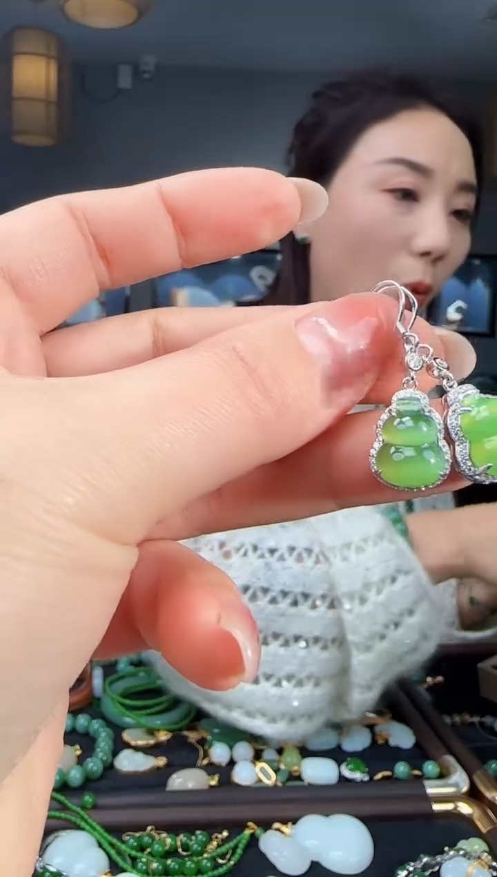 银S925镶嵌和田玉耳饰1