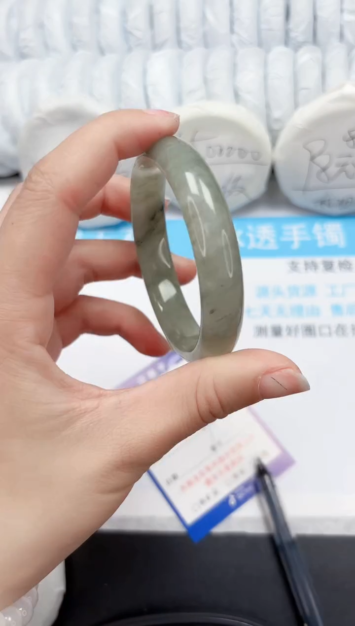【闪购商品】石英质玉手镯未镶嵌104-57.4