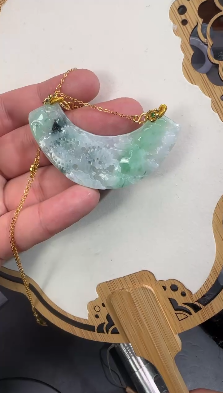 【闪购商品】翡翠颈饰未镶嵌牌子