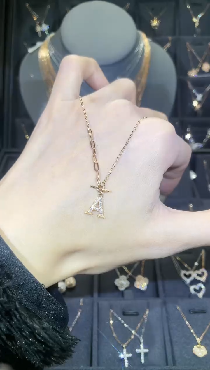 【闪购商品】钻石套链18K金镶嵌18K金玫 多人 字母A