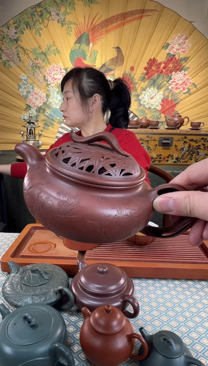 【闪购商品】紫砂茶壶紫泥刻绘兰花镂空壶580CC