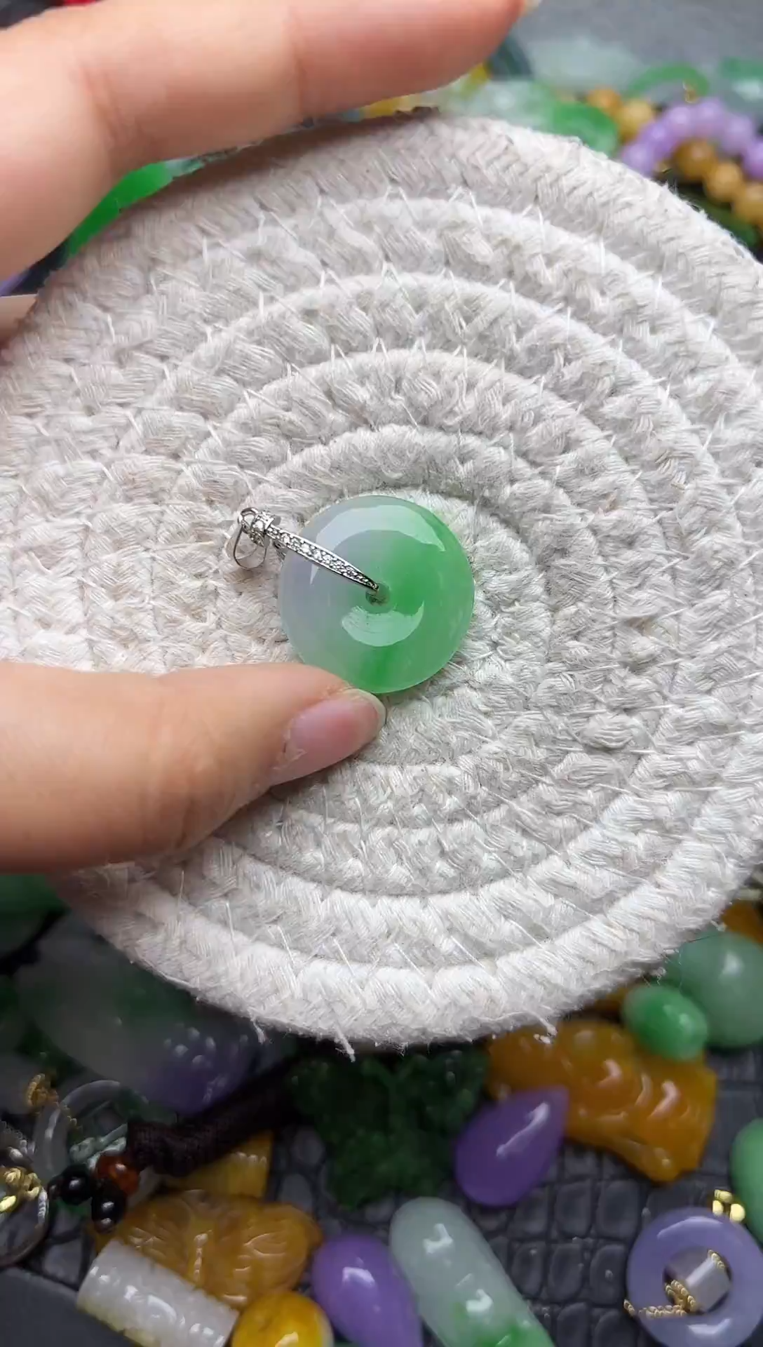 颈饰未镶嵌翡翠缅甸翡翠吊坠