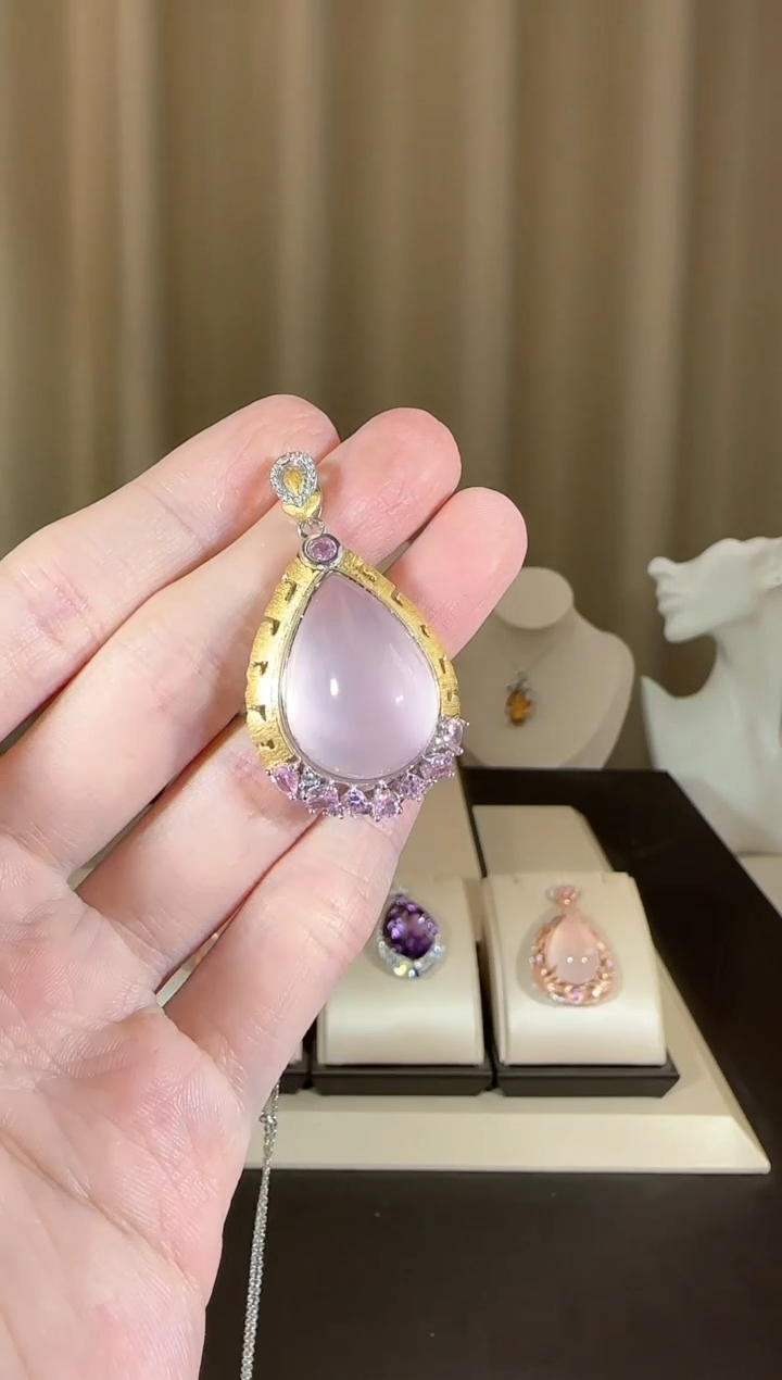 【闪购商品】芙蓉石颈饰银S925镶嵌17*23mm星光粉水晶