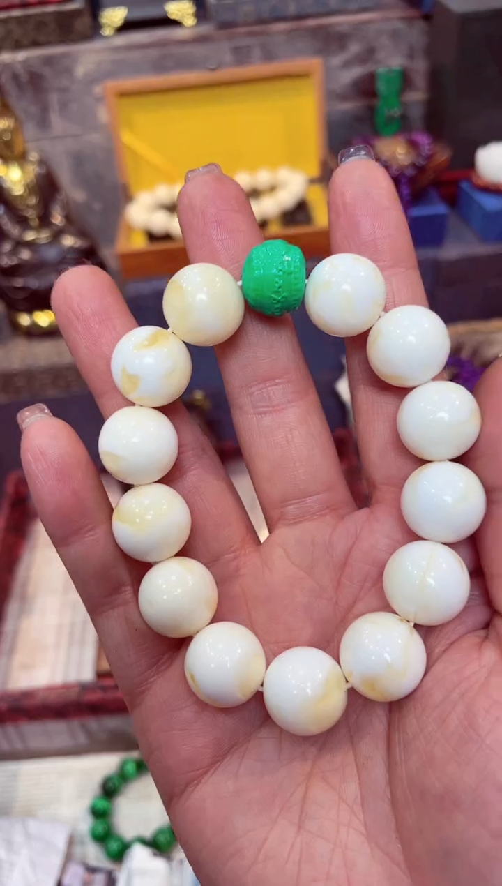 【闪购商品】蜜蜡手串未镶嵌              