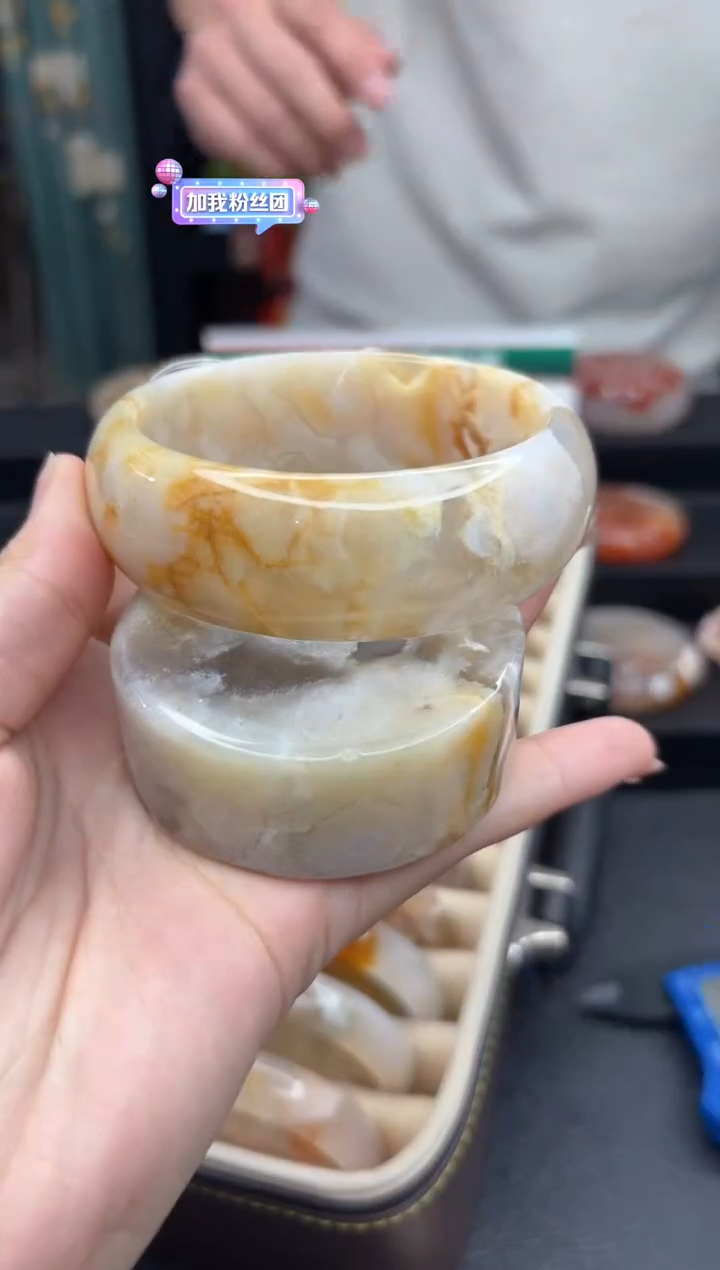 【闪购商品】石英质玉手镯未镶嵌1066（62圈赠送镯心）