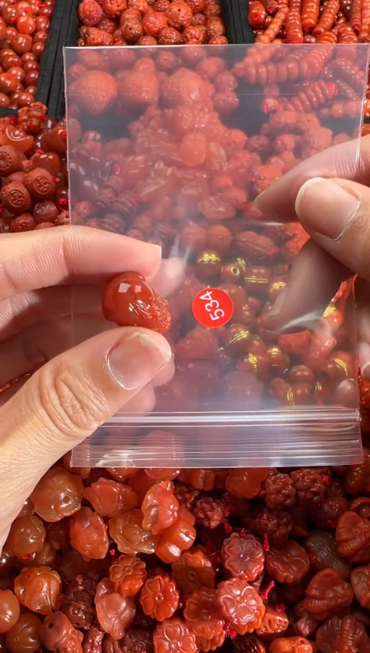 【闪购商品】南红玛瑙颈饰未镶嵌1