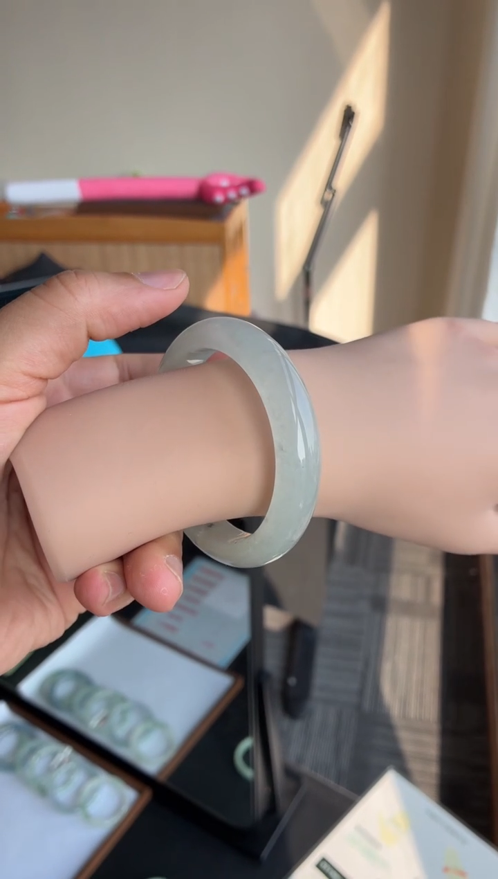 未镶嵌手镯翡翠33号54.8*12.6*8.8正圈