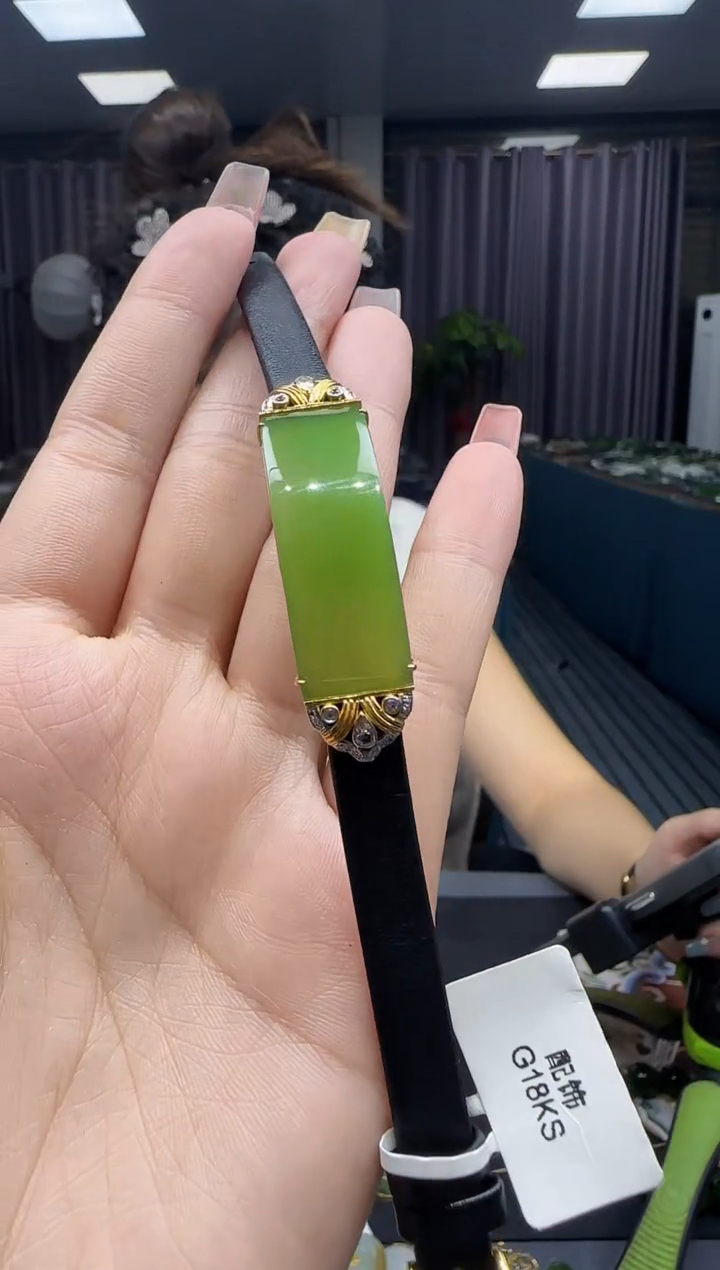 和田玉18K金镶嵌挂件1