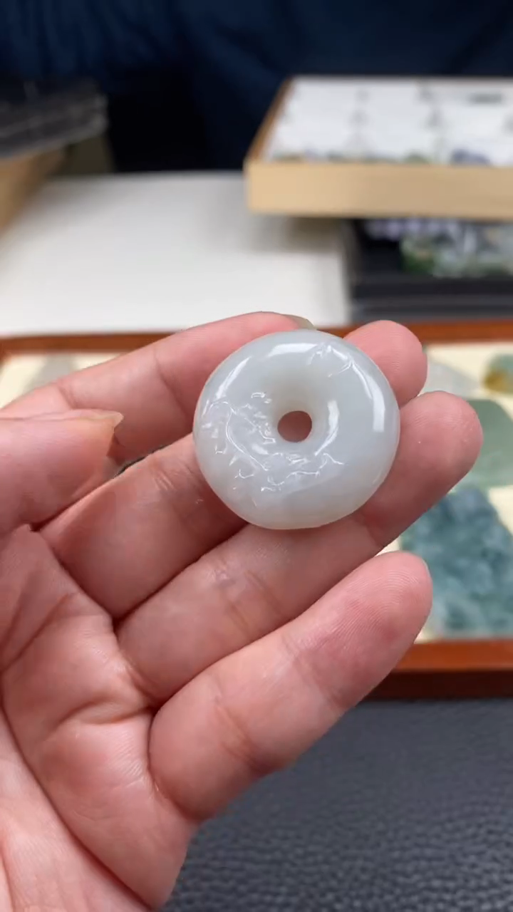 【闪购商品】翡翠挂件未镶嵌平安扣