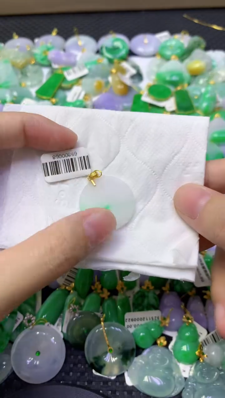 颈饰未镶嵌翡翠天然缅甸翡翠A货