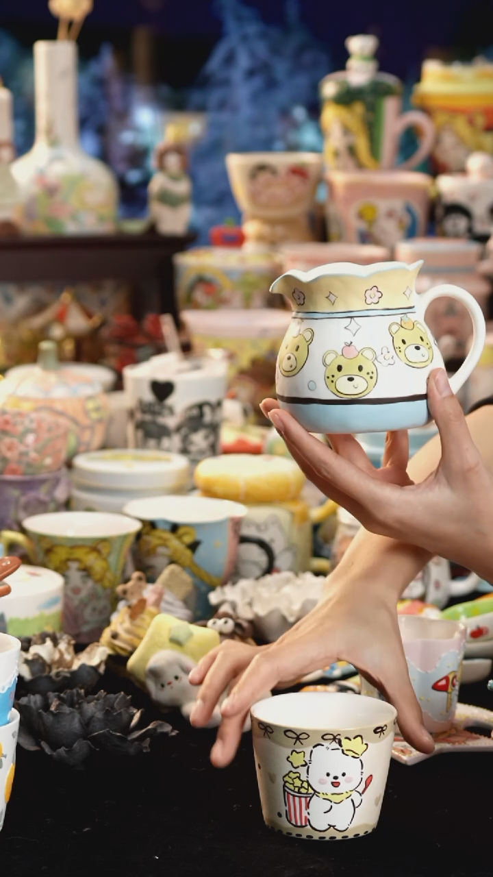 摆件陶景德镇釉下彩手绘设计师款陶瓷