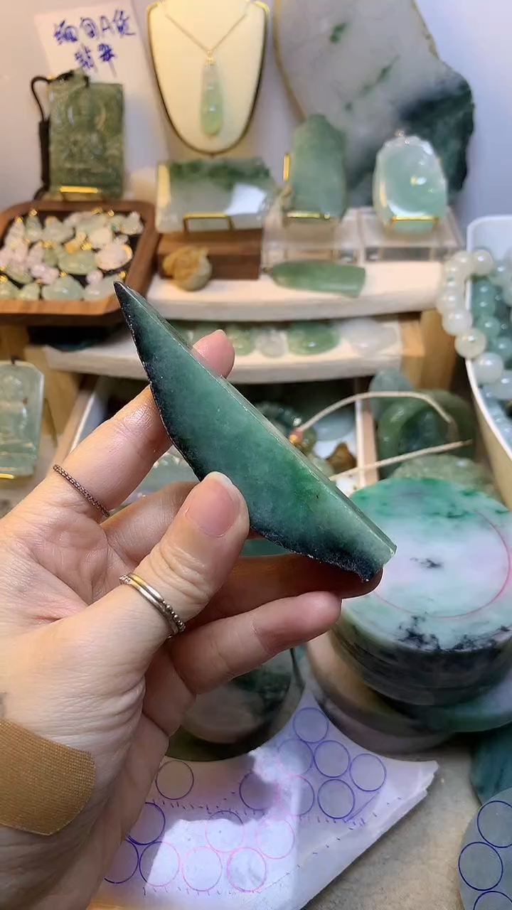 未镶嵌挂件翡翠 缅甸A货翡翠，没有运费险