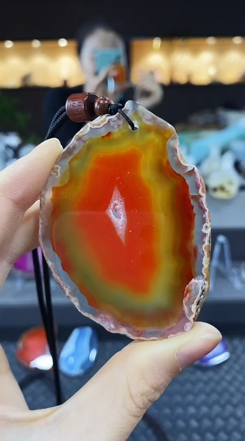 未镶嵌颈饰玛瑙/玉髓光**月玛瑙