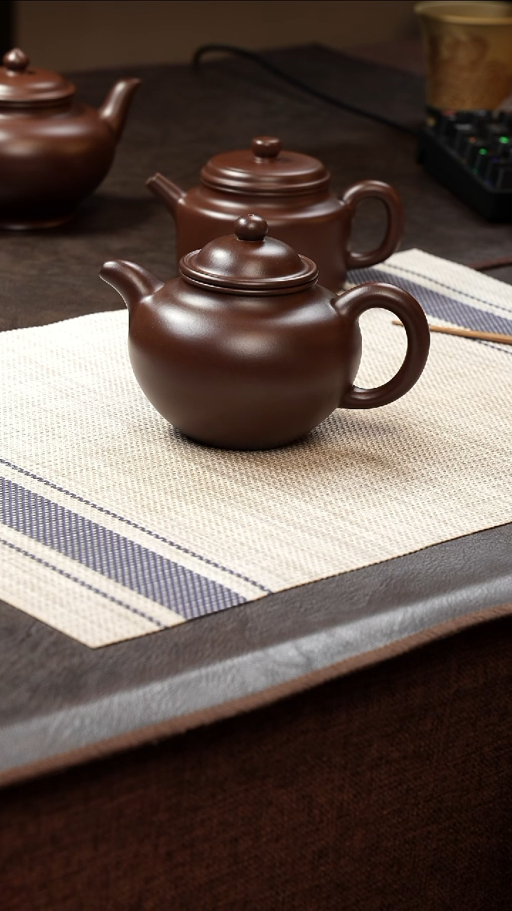 茶壶紫砂壶·8888老紫泥掇球300cc