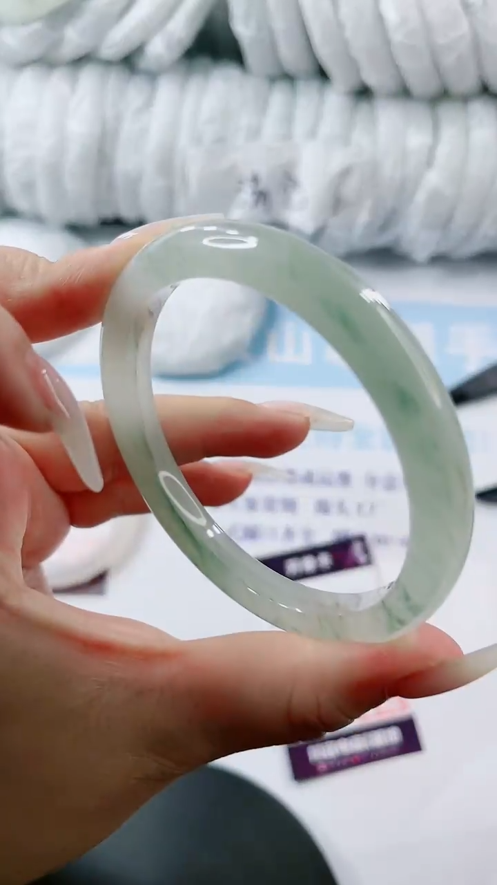 【闪购商品】石英质玉手镯未镶嵌多样性发货V422