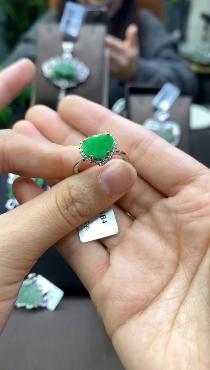 颈饰银S925镶嵌翡翠净货15608