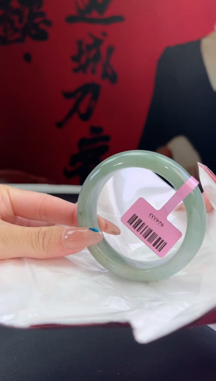 【闪购商品】翡翠未镶嵌手镯1翡翠手镯（微瑕）