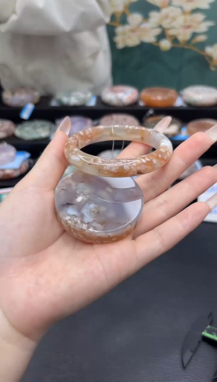 【闪购商品】石英质玉未镶嵌手镯A1162(55圈赠送镯心)